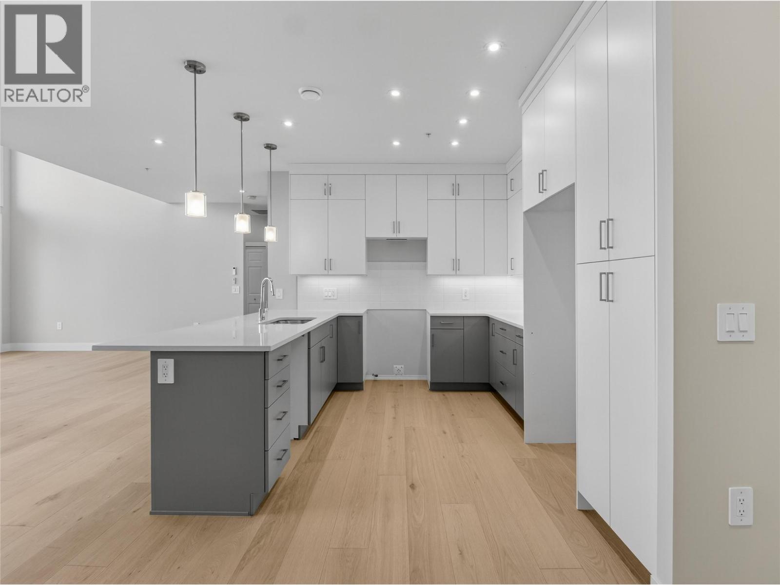 3362 SKAHA LAKE Road Unit# 1401