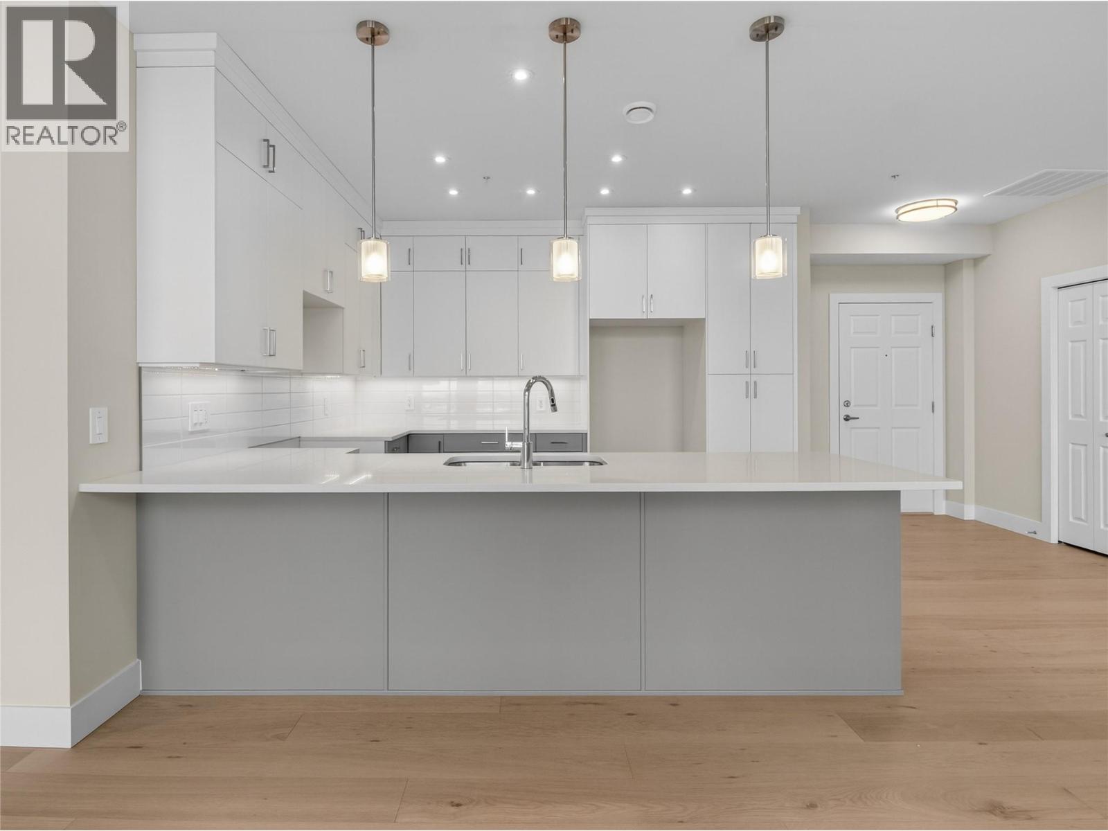 3362 SKAHA LAKE Road Unit# 1401