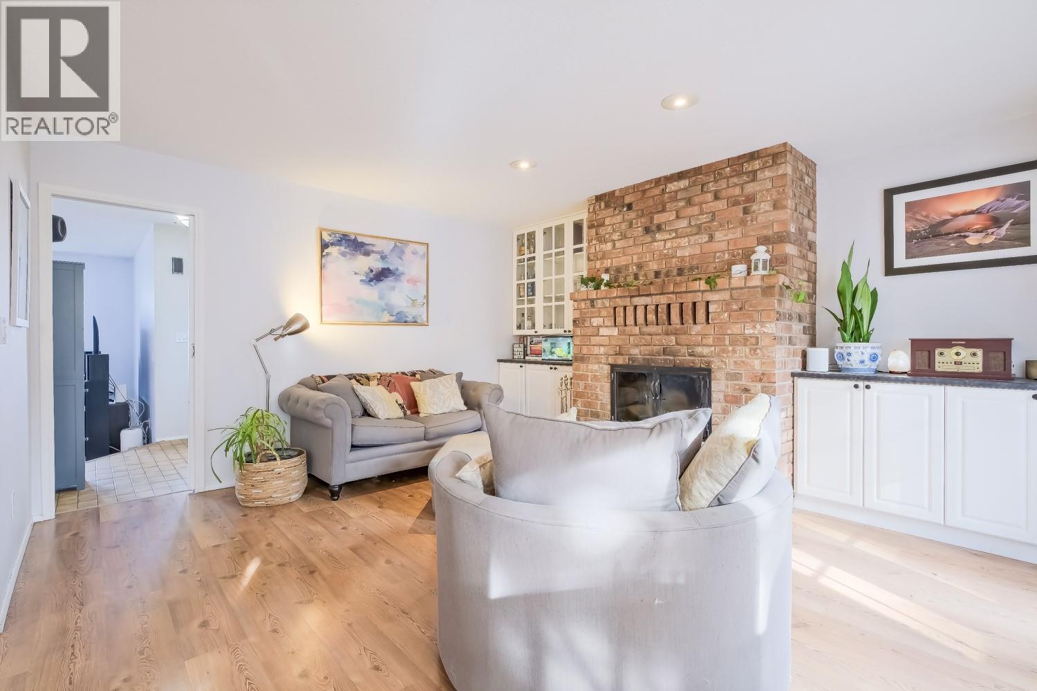 5271 Chute Lake Road