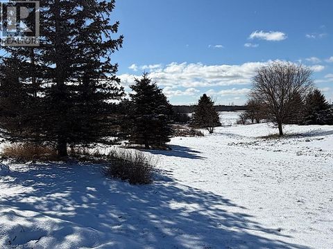 521 BAPTIST CHURCH Road Brantford ON N3W2G9