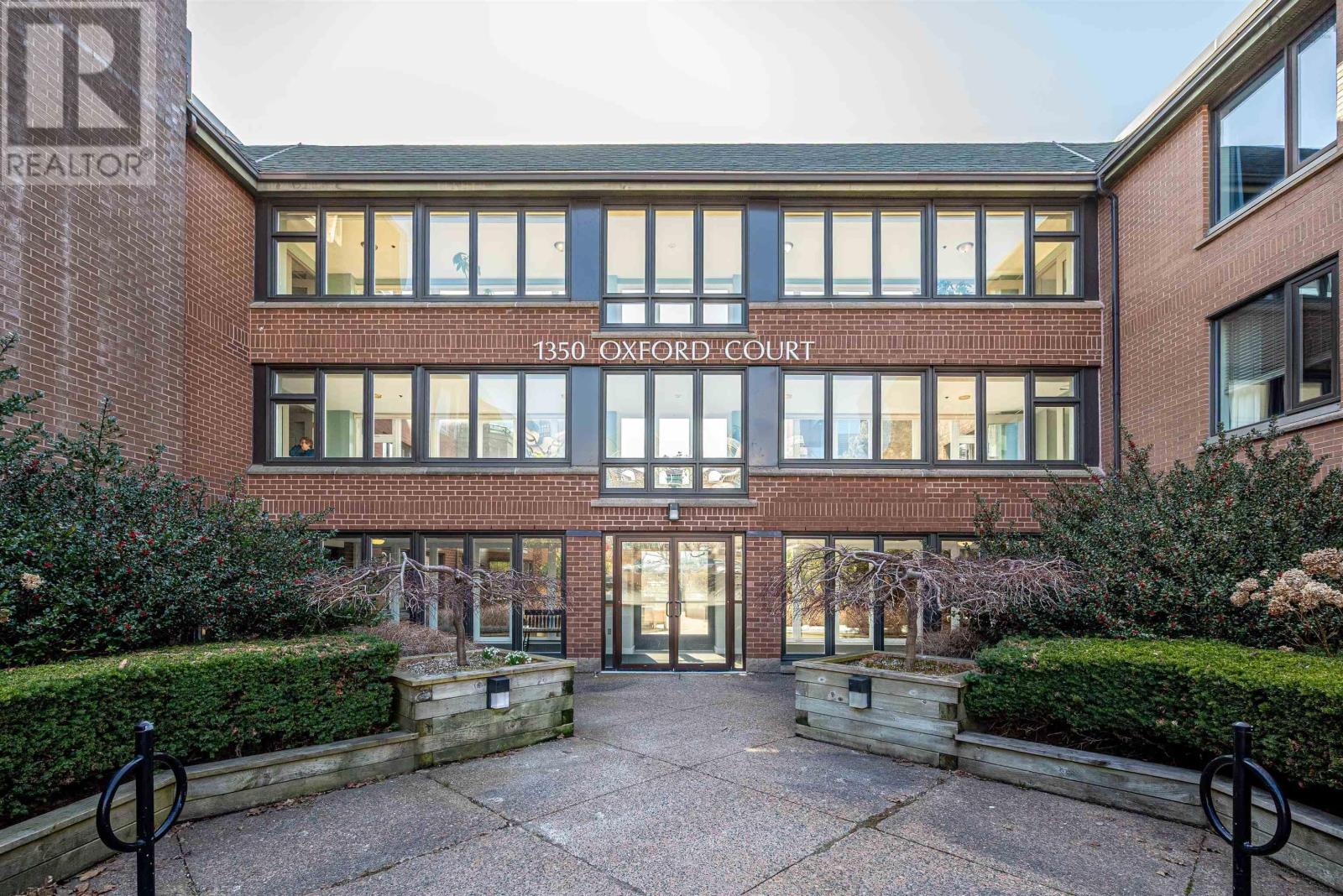 112 1350 Oxford Street