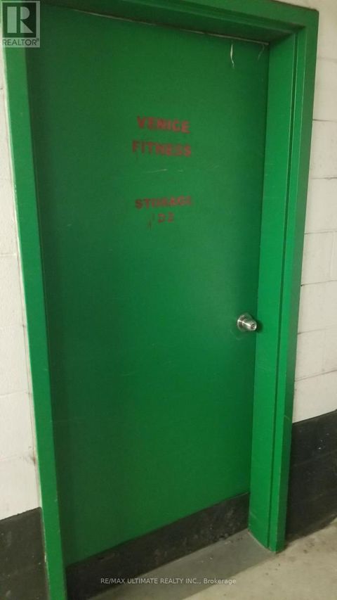 LOCKER D2 - 393 KING STREET W Toronto (Waterfront Communities) ON M5V3G8