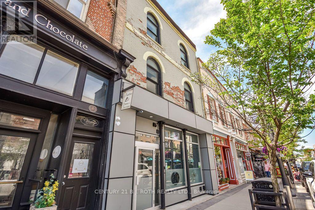 LEVEL 3B - 119 DUNLOP STREET E