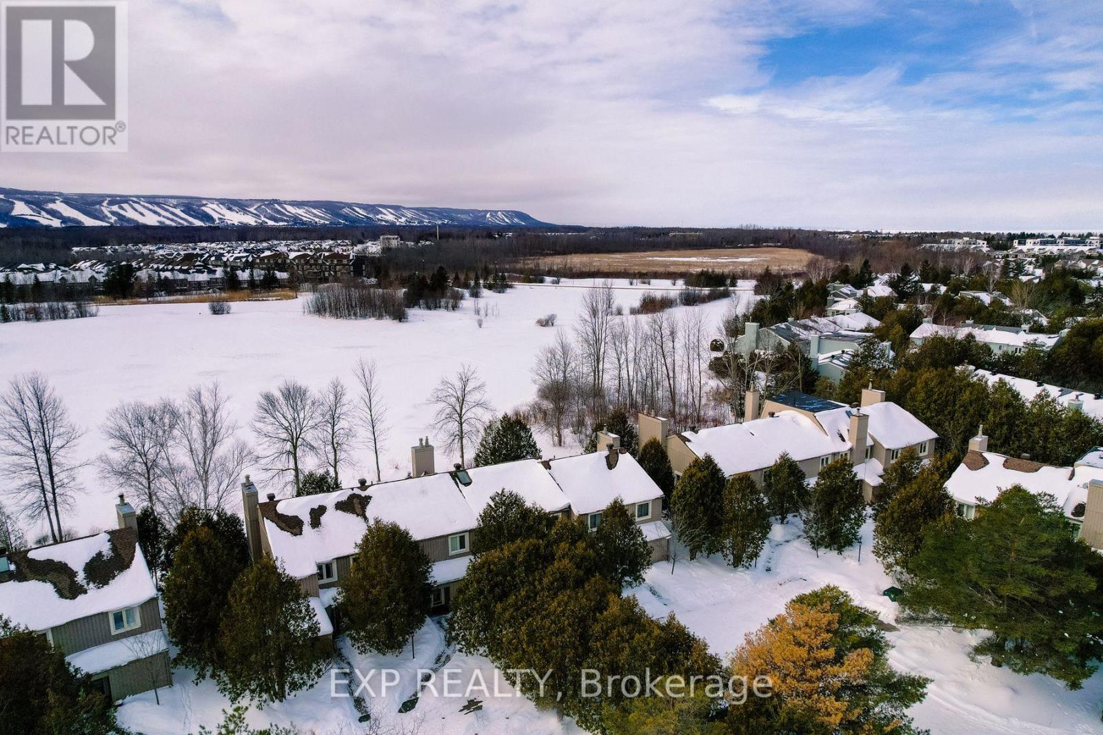 16 - 576 OXBOW CRESCENT