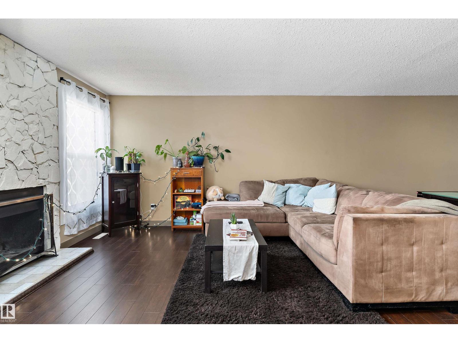 1128 KNOTTWOOD RD E NW