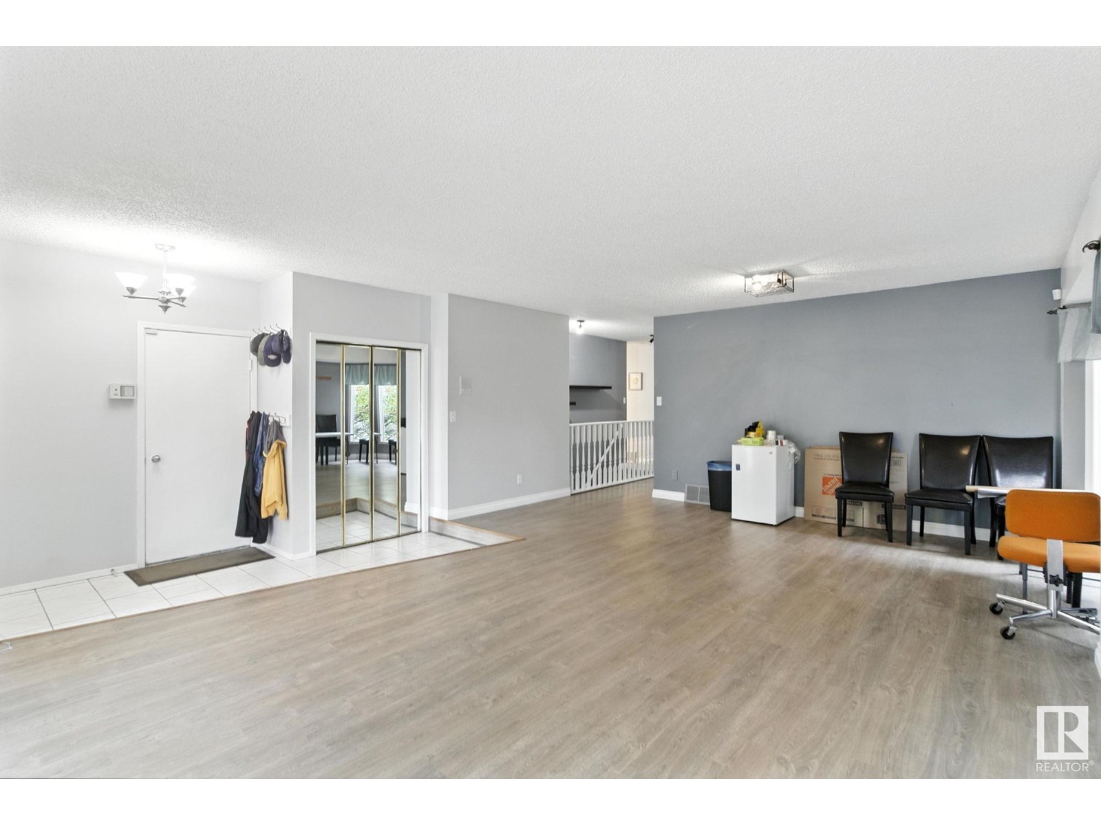 18008 61 AV NW