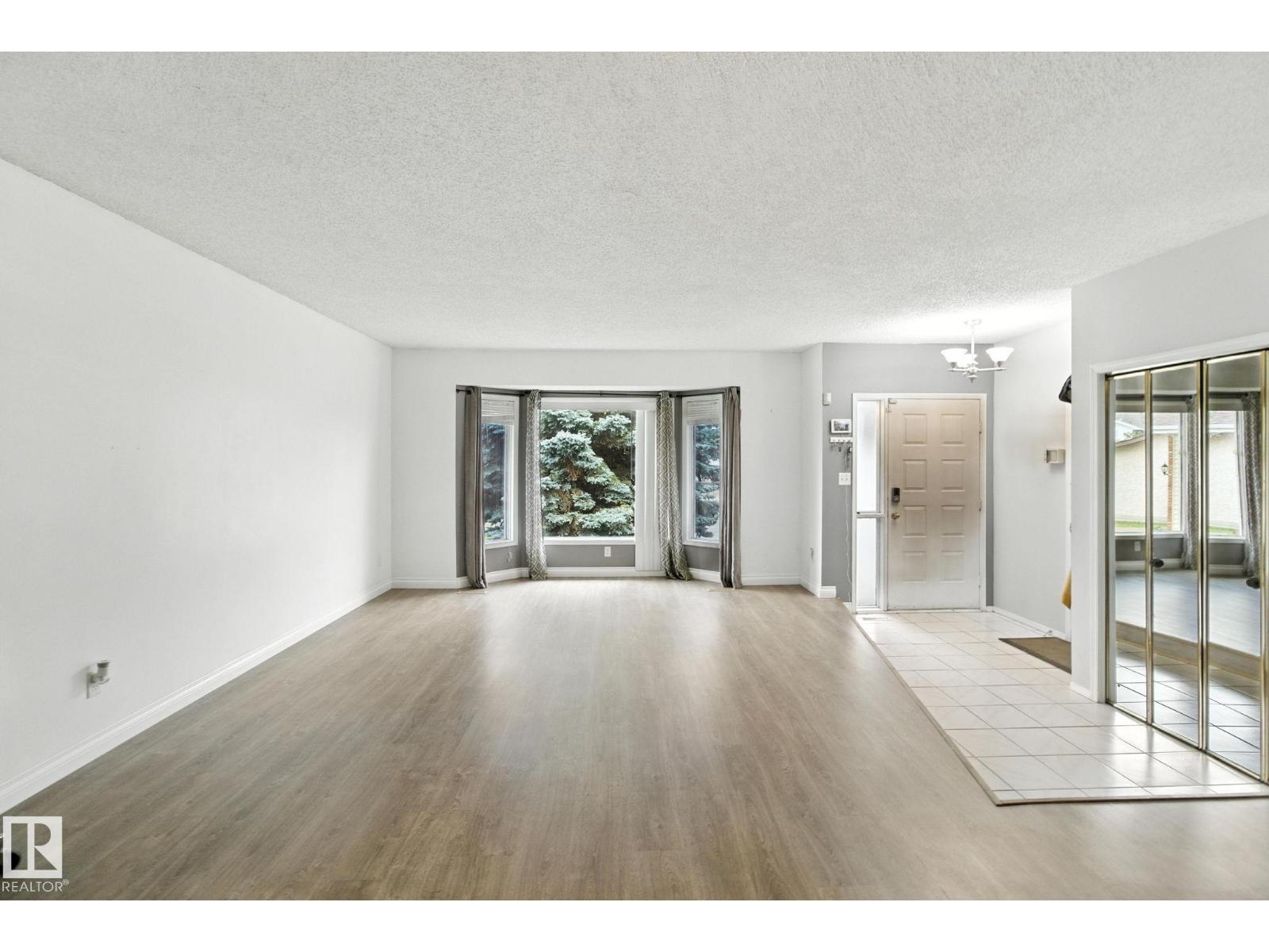 18008 61 AV NW