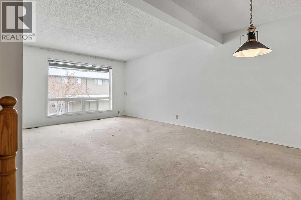 32, 5019 46 Avenue SW