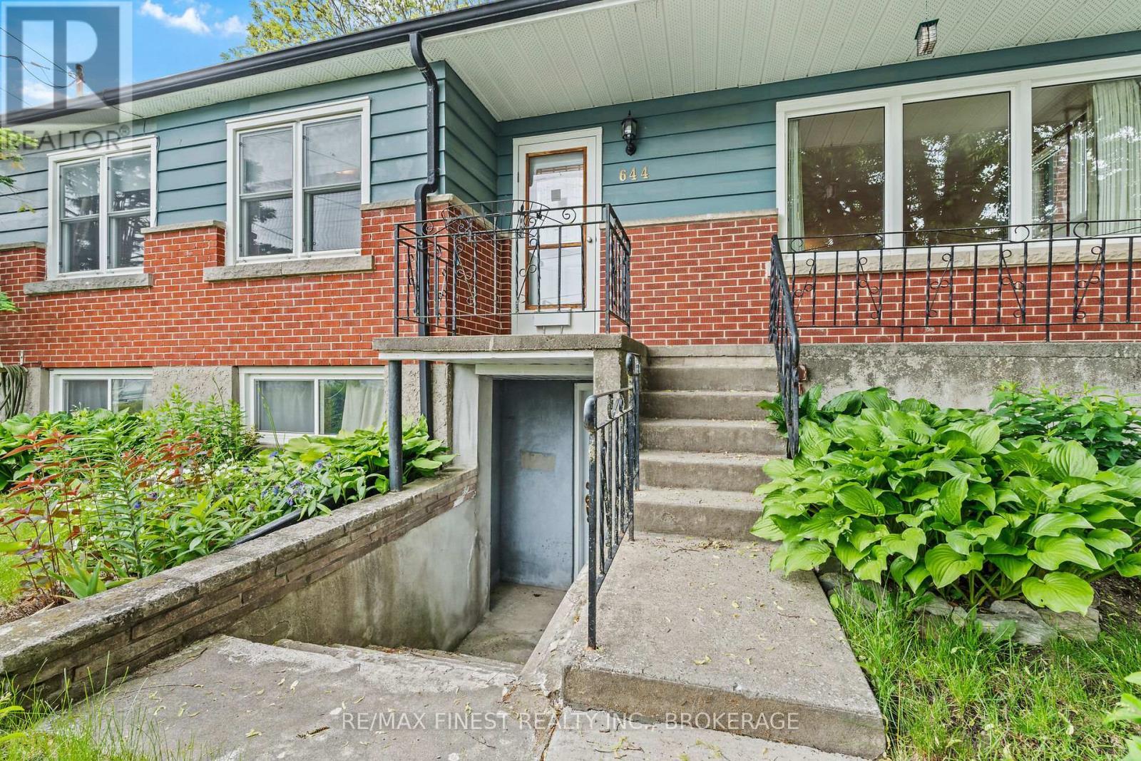 644 VICTORIA STREET