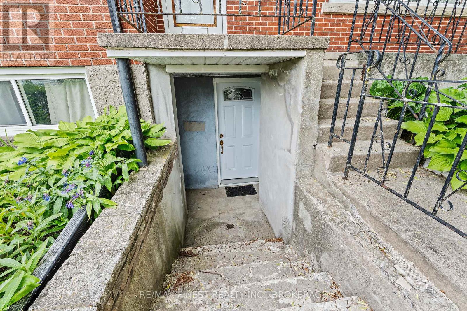 644 VICTORIA STREET