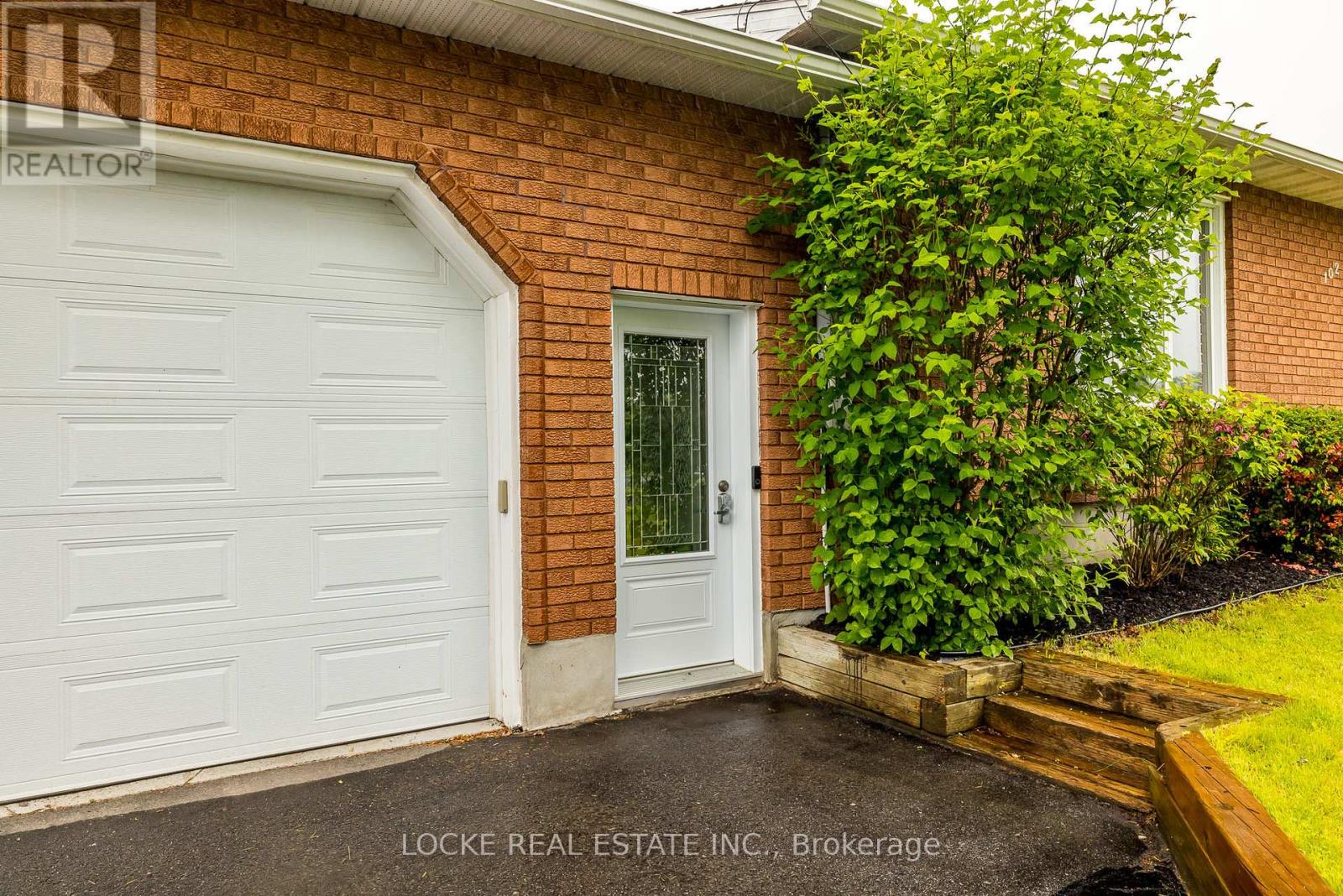 102 BOURDEAU BOULEVARD