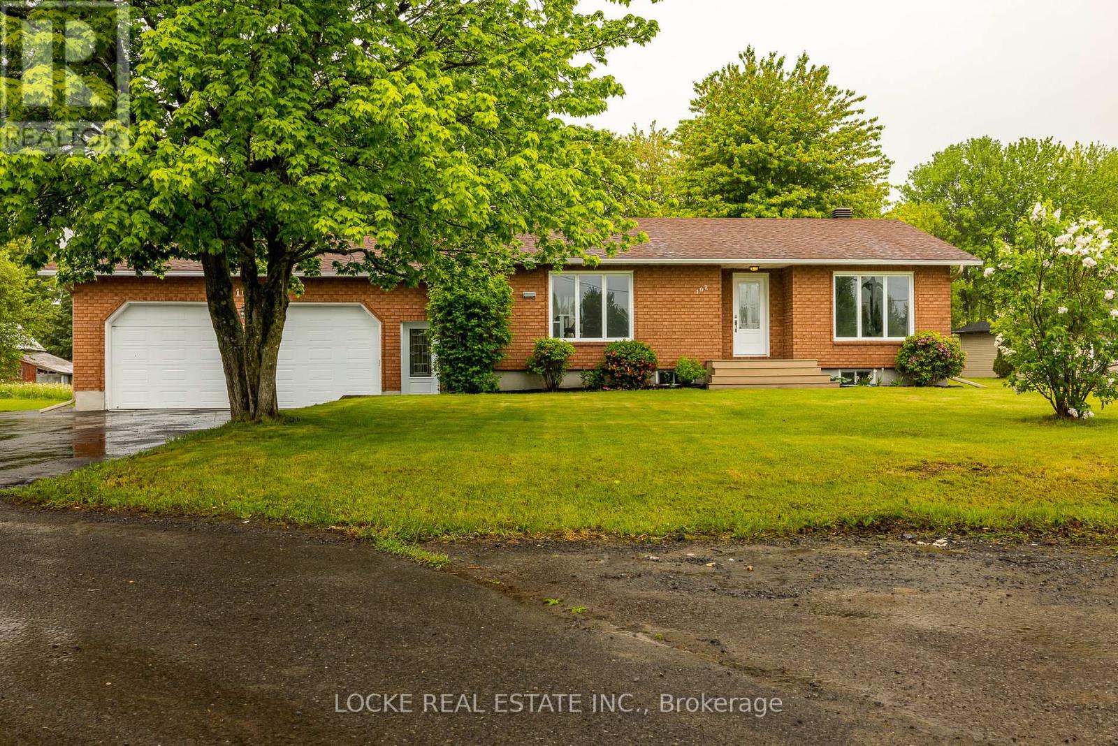 102 BOURDEAU BOULEVARD