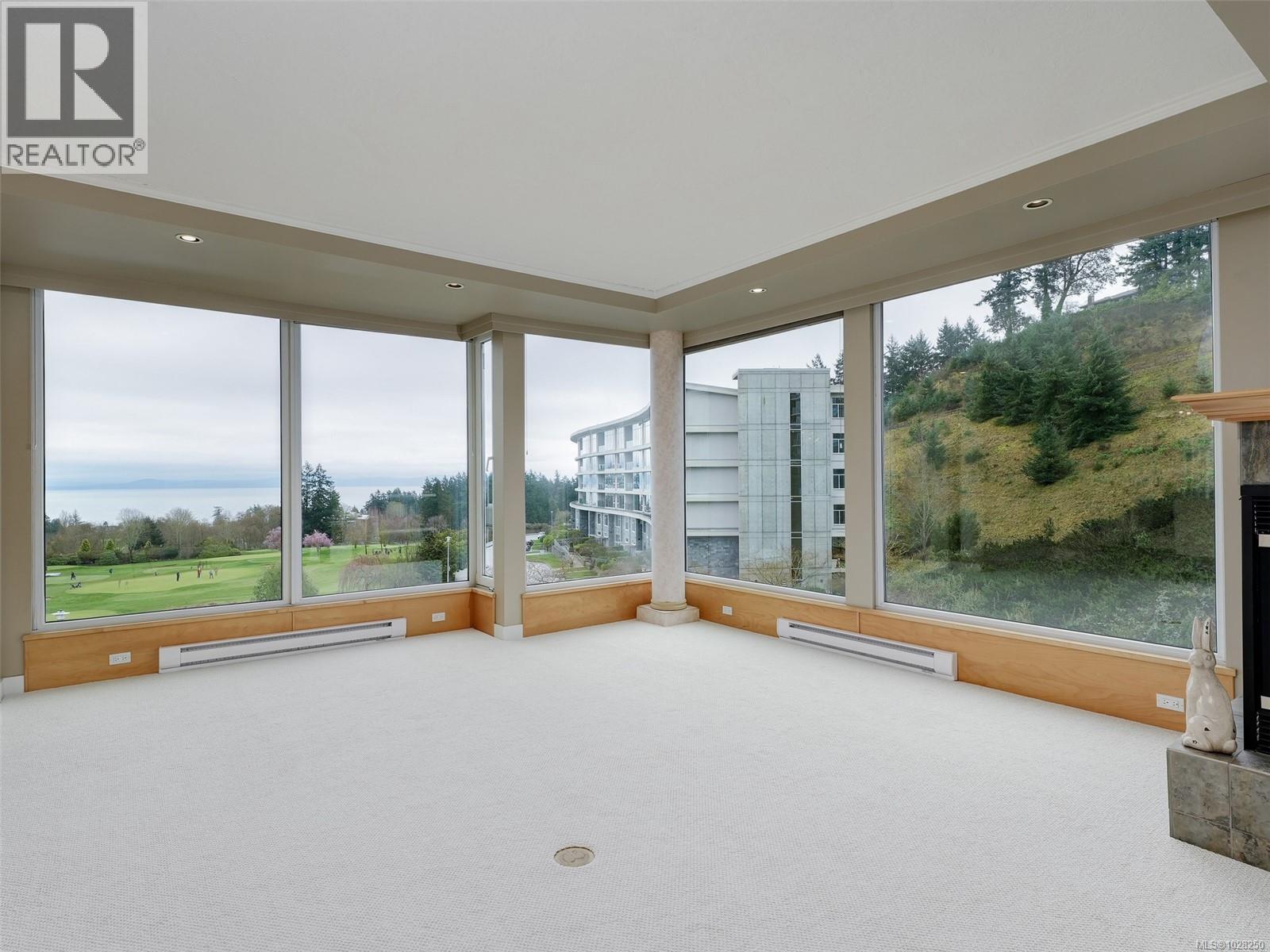 303 5350 Sayward Hill Cres