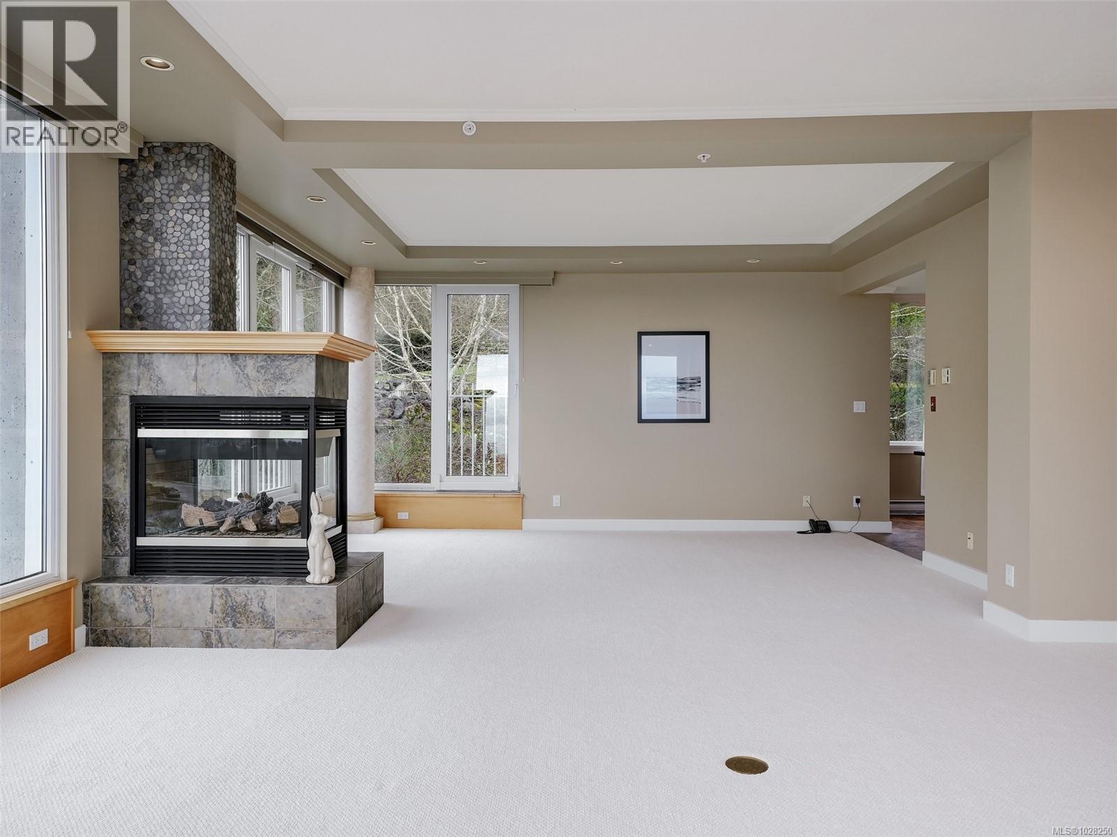 303 5350 Sayward Hill Cres