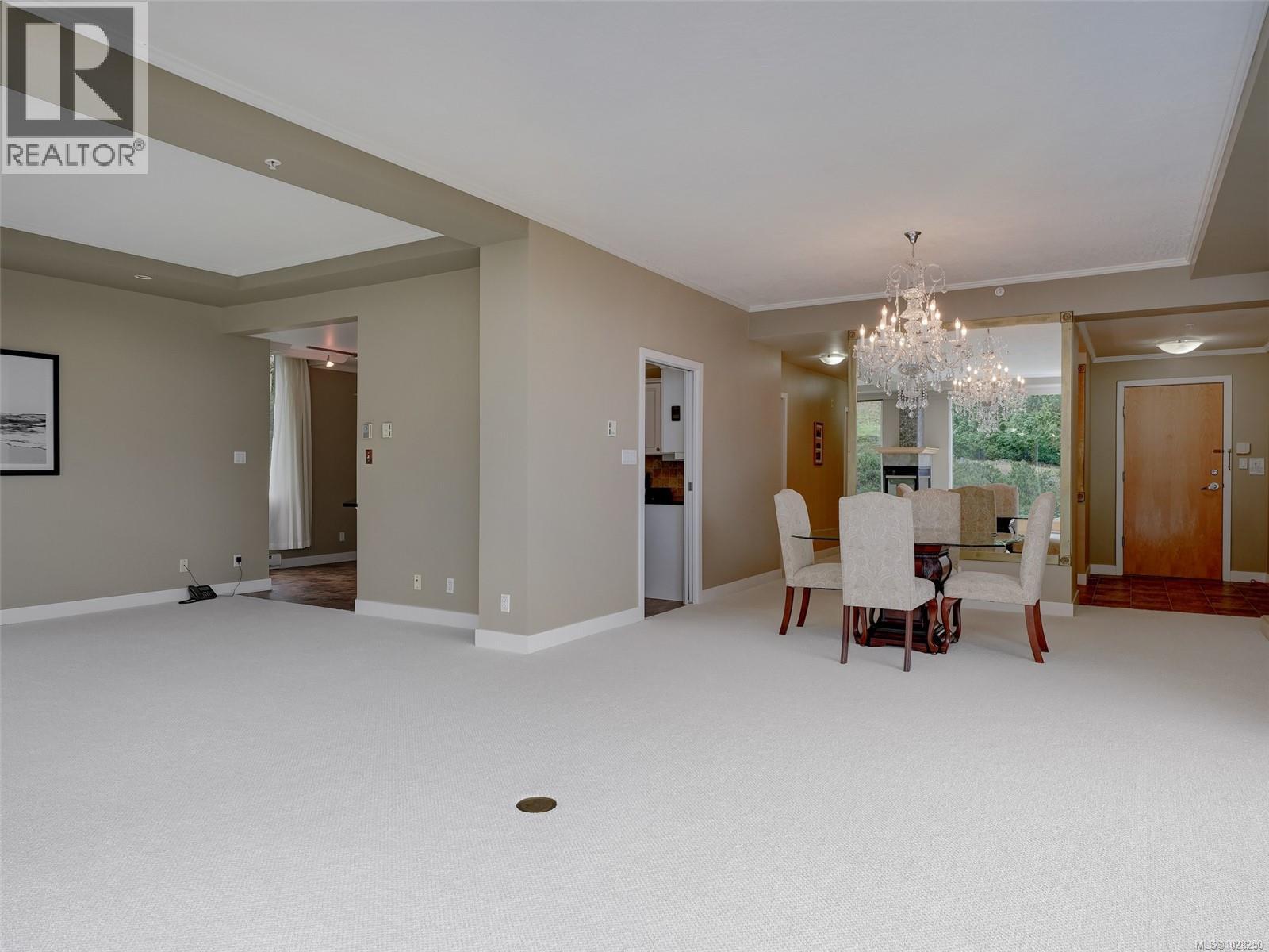 303 5350 Sayward Hill Cres