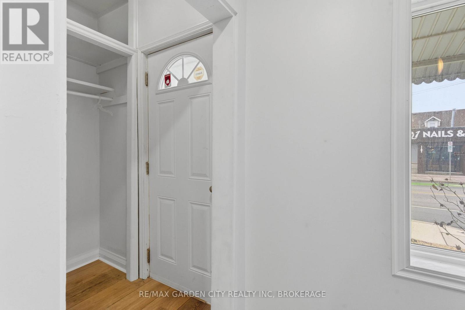 UPPER - 25 PELHAM ROAD