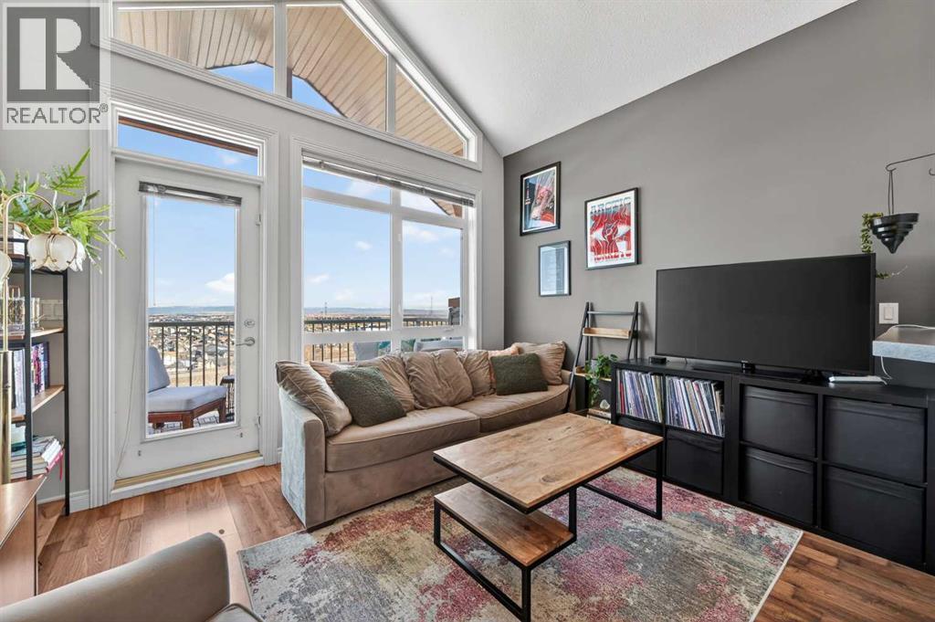 10, 169 Rockyledge View NW