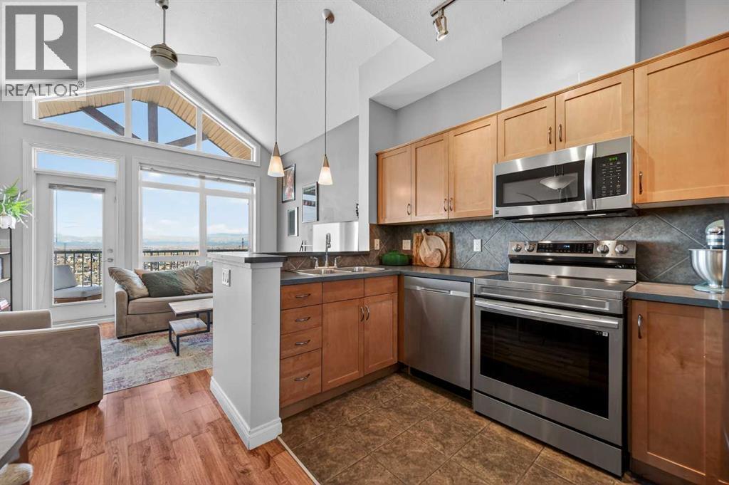 10, 169 Rockyledge View NW