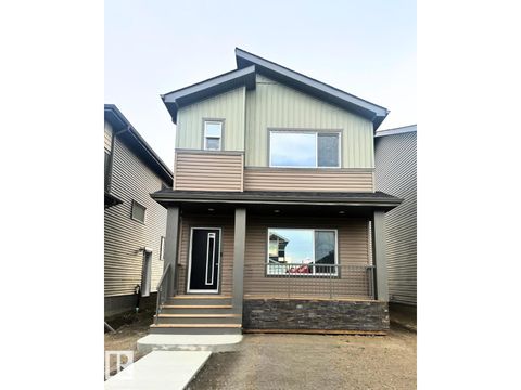 32 RESPLENDENT WY St. Albert AB T8N8B3