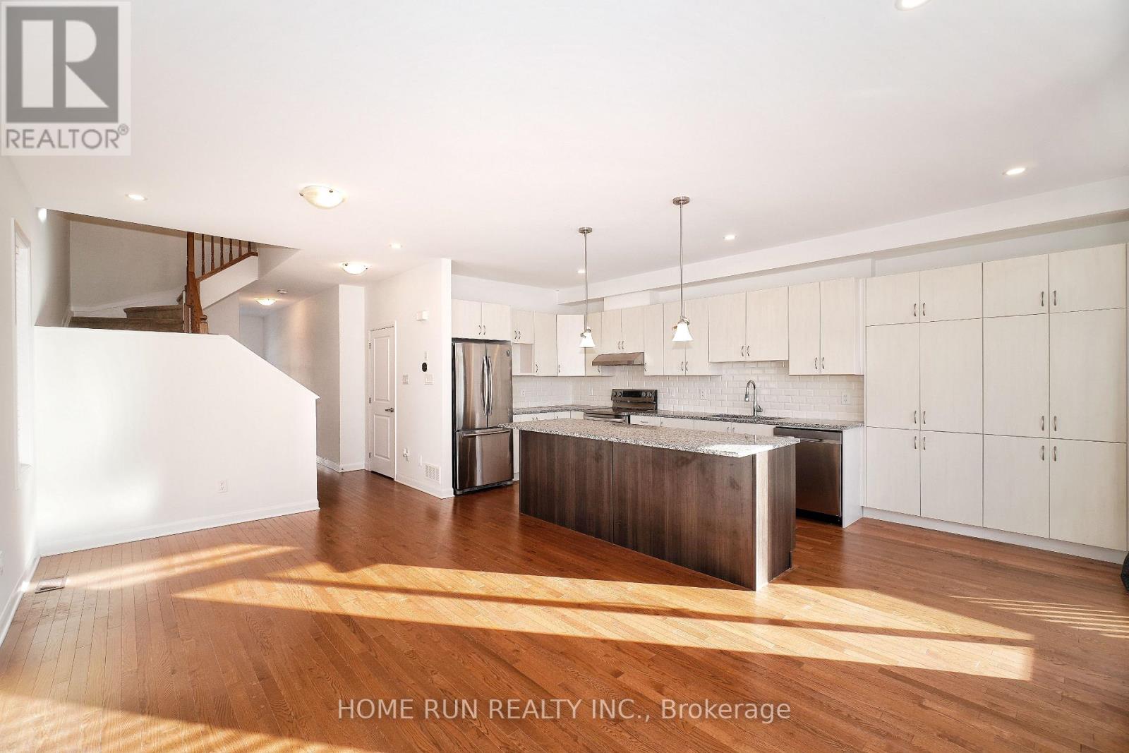 552 CLEMENCY CRESCENT