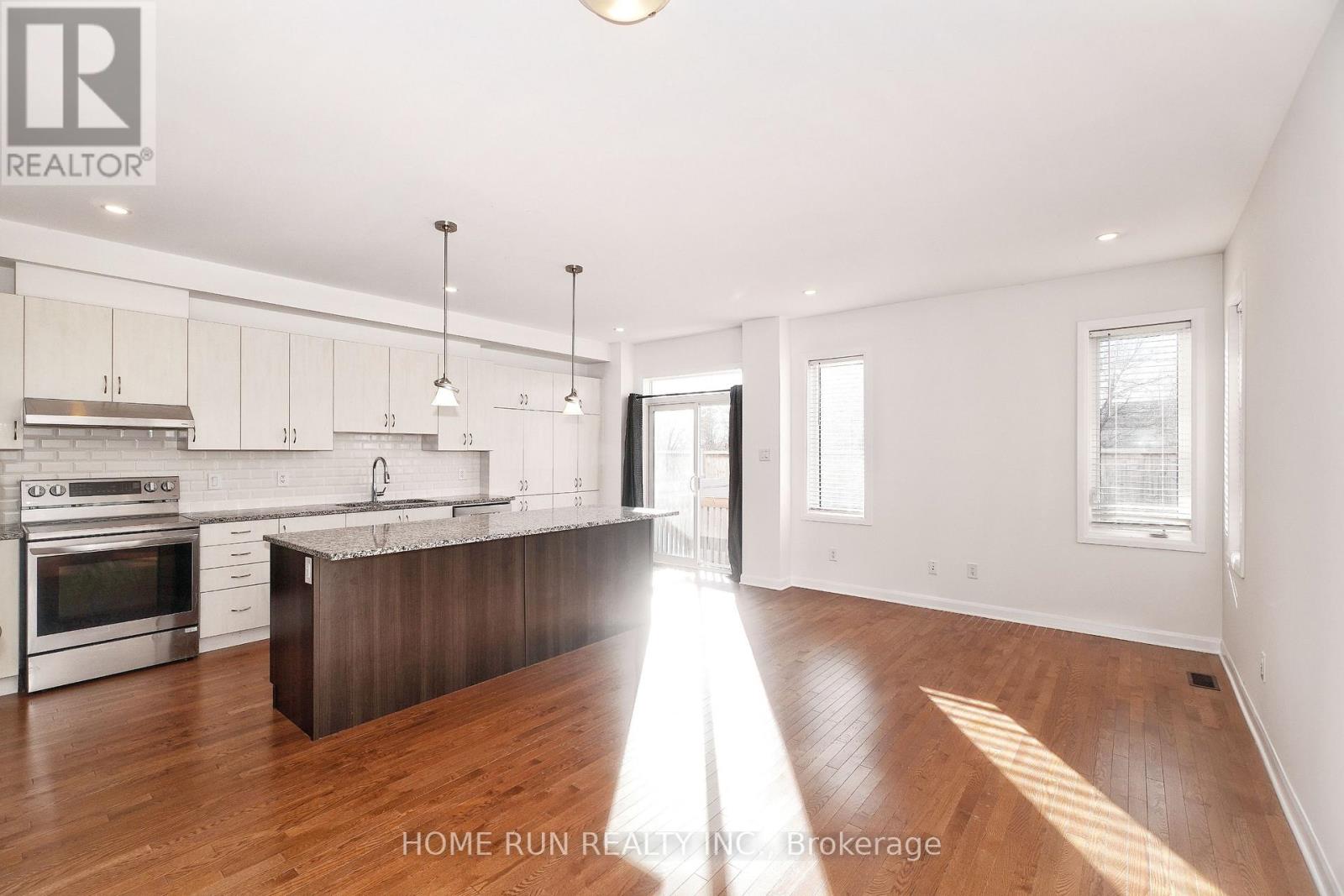 552 CLEMENCY CRESCENT