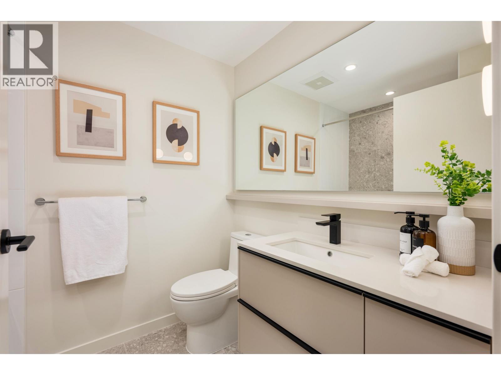 309 2015 ST. JOHNS STREET