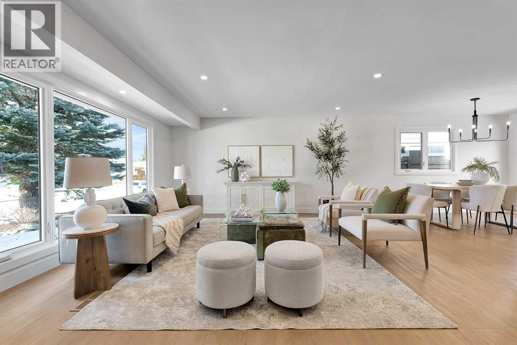 928 Lake Twintree Crescent SE