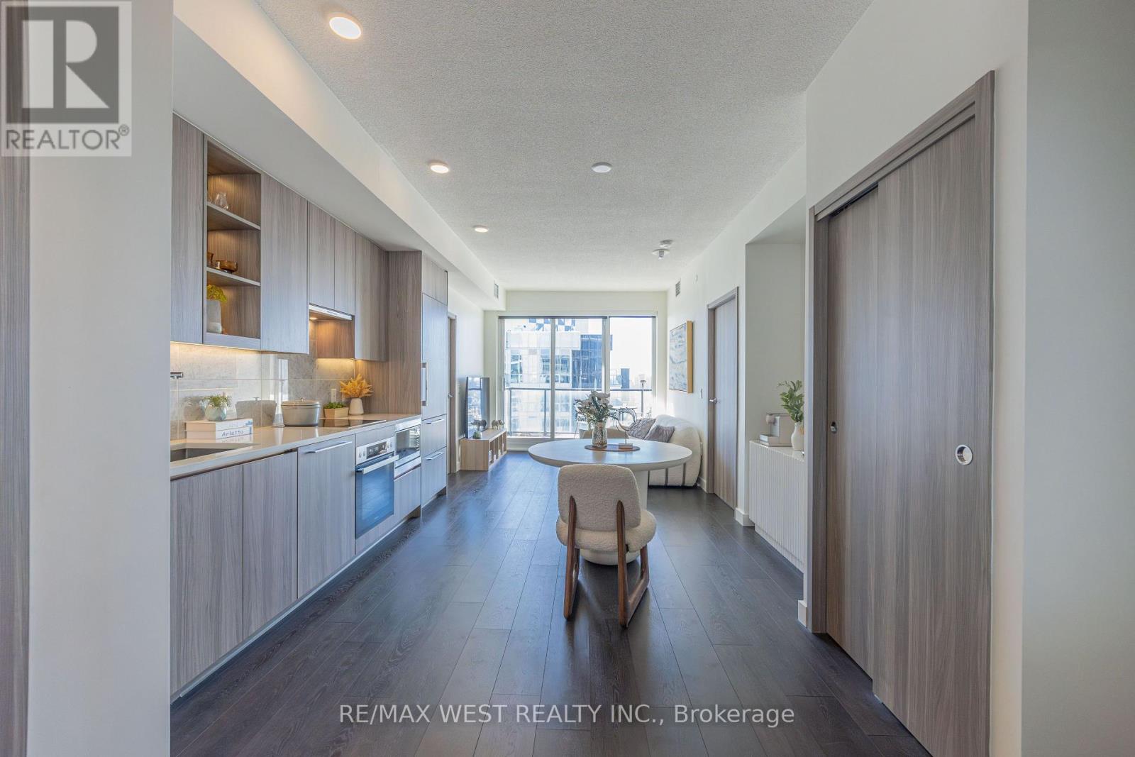 3805 - 95 MCMAHON DRIVE