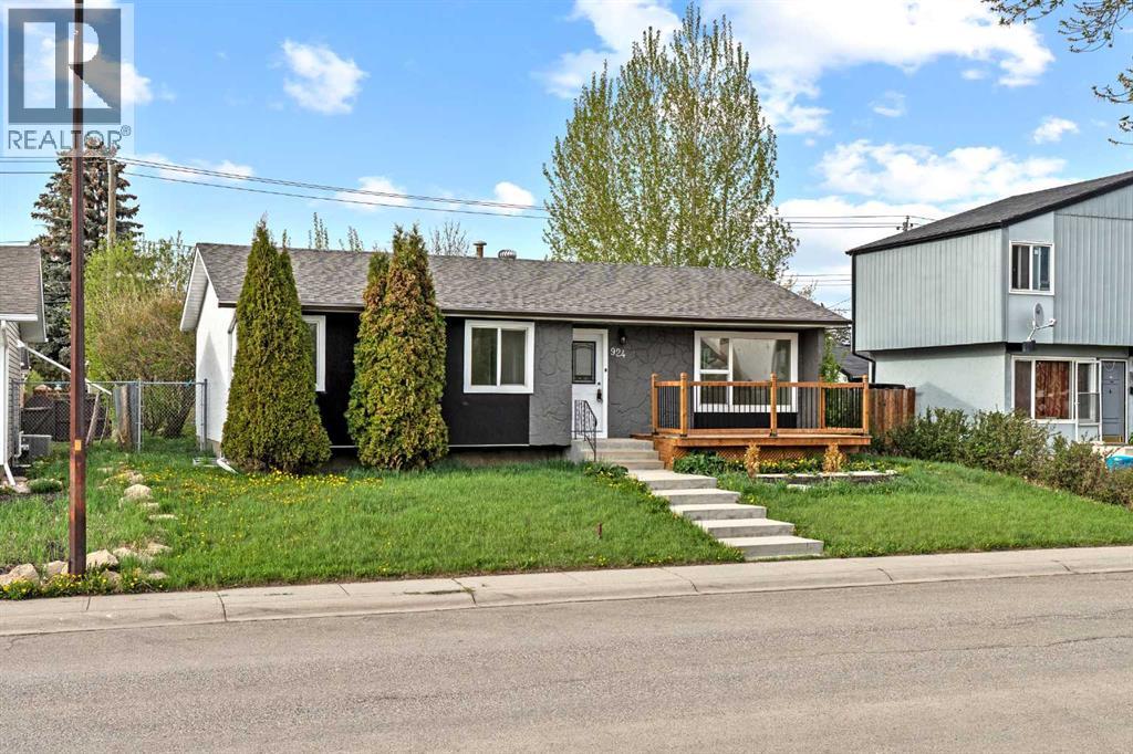 924 Pensdale Crescent SE