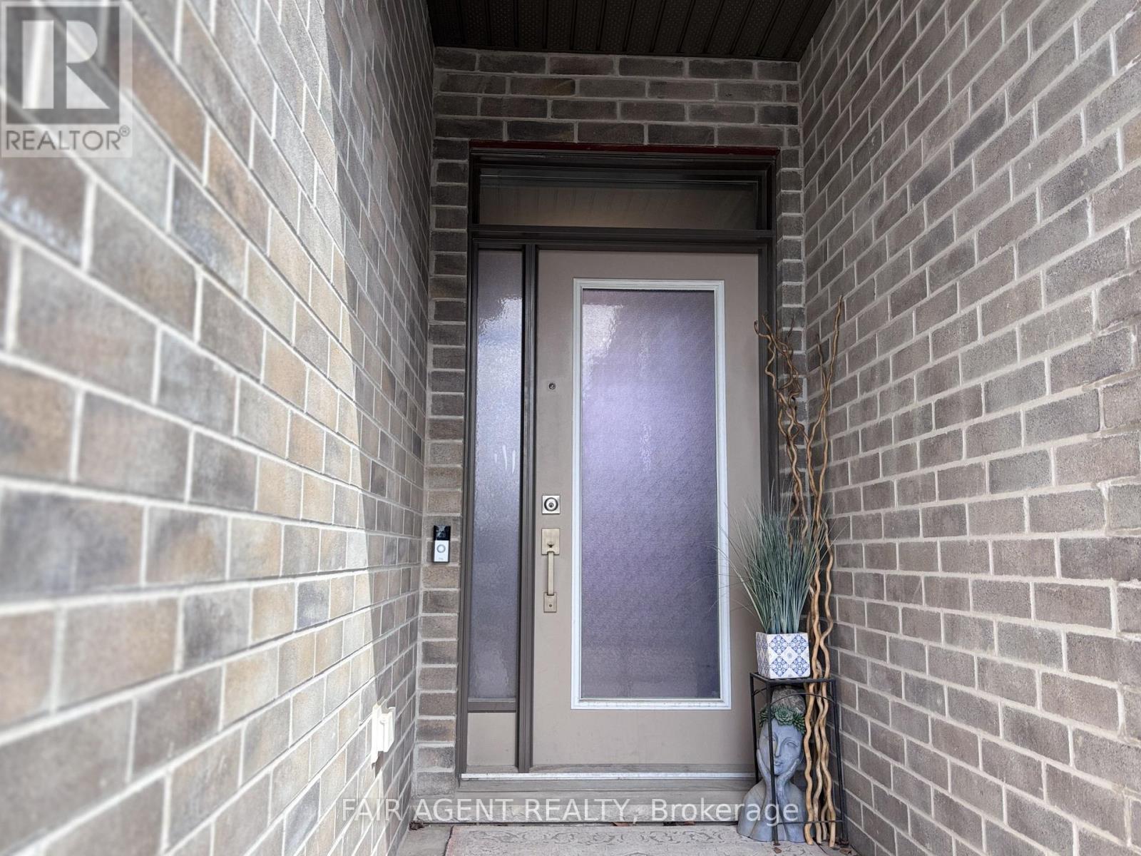 228 - 1960 DALMAGARRY ROAD
