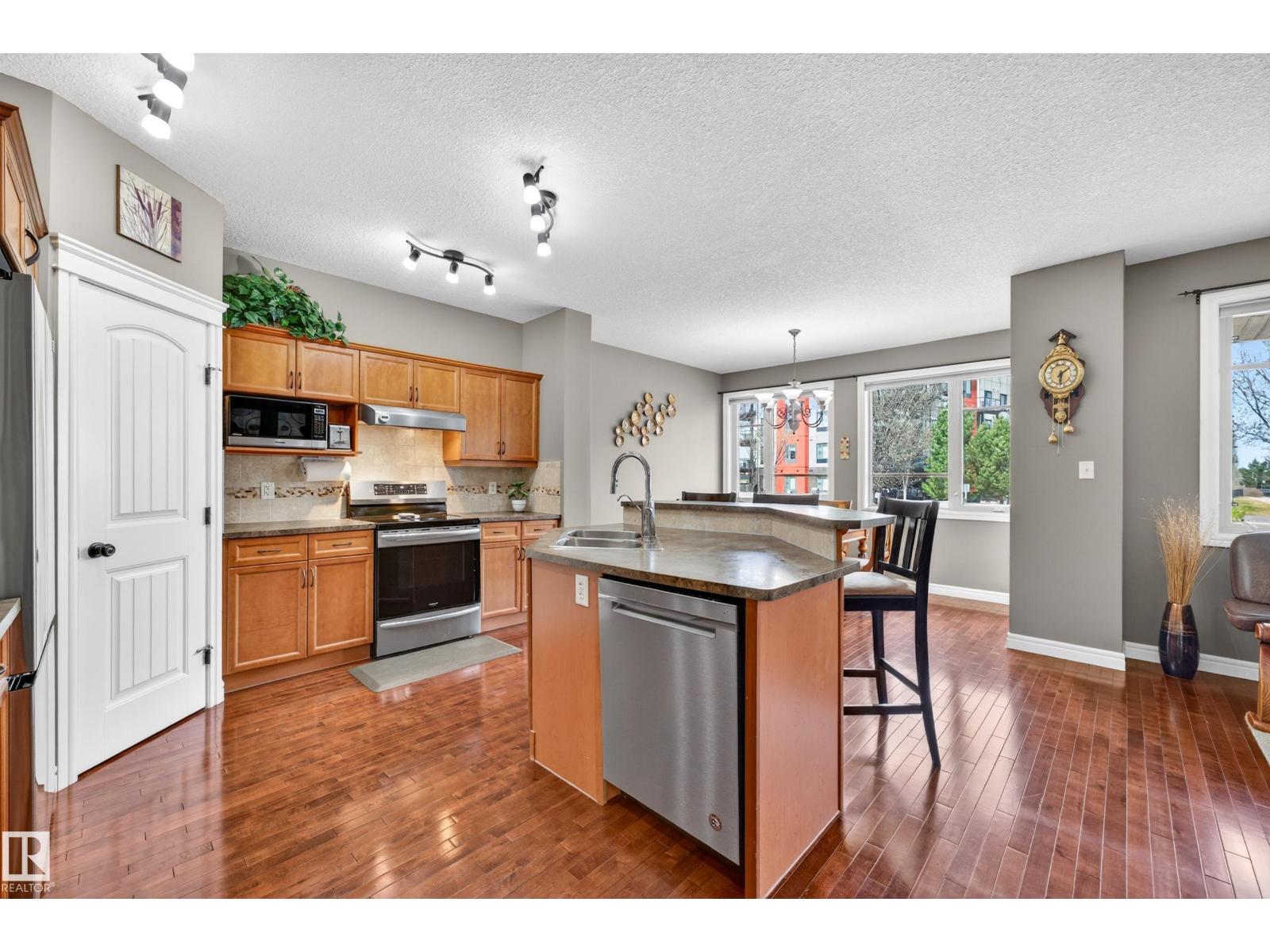 506 ADAMS WY SW