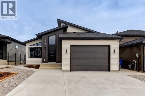 612 Parkside Green Coaldale AB T1M0B2