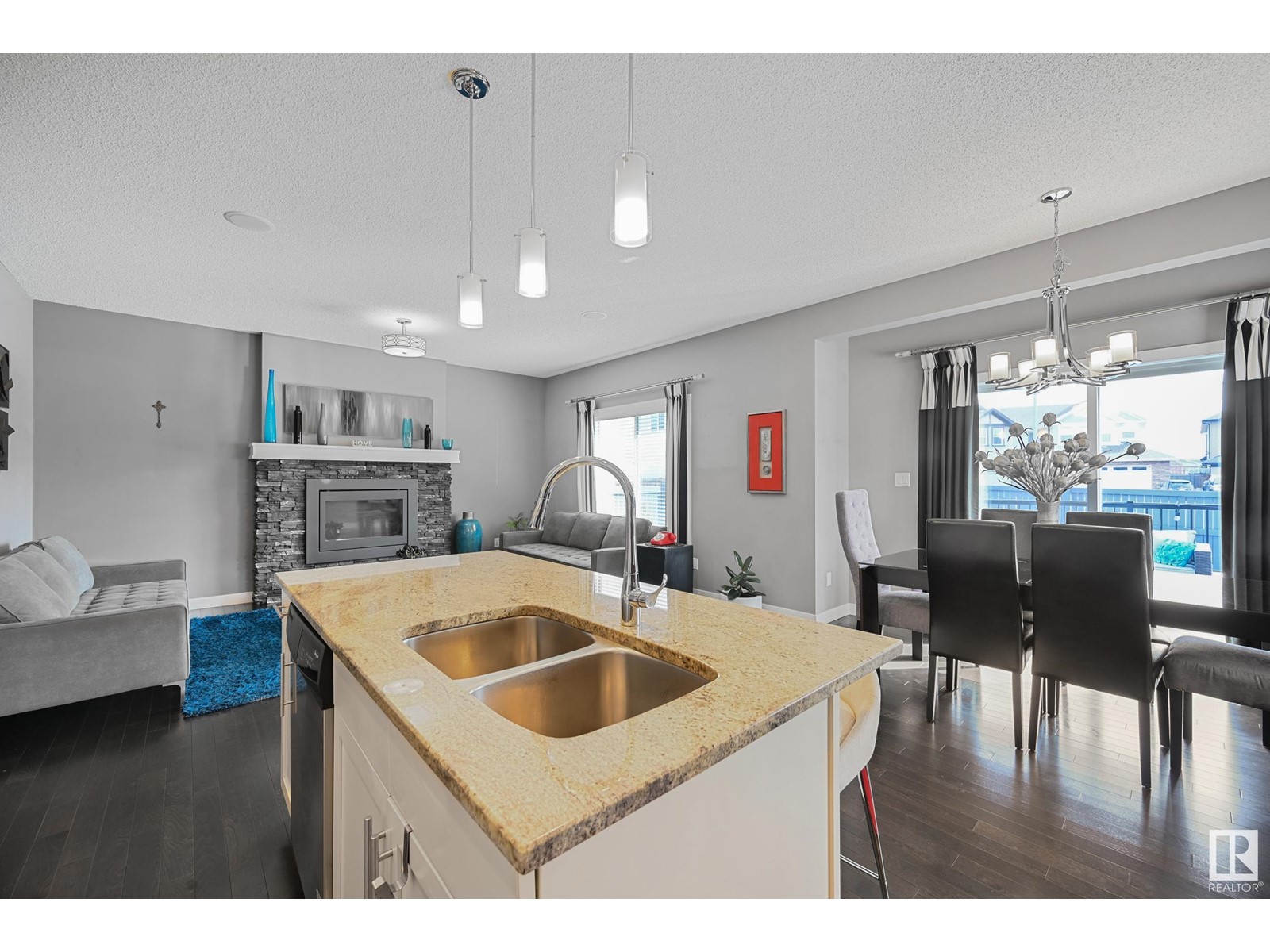 13715 165 AV NW
