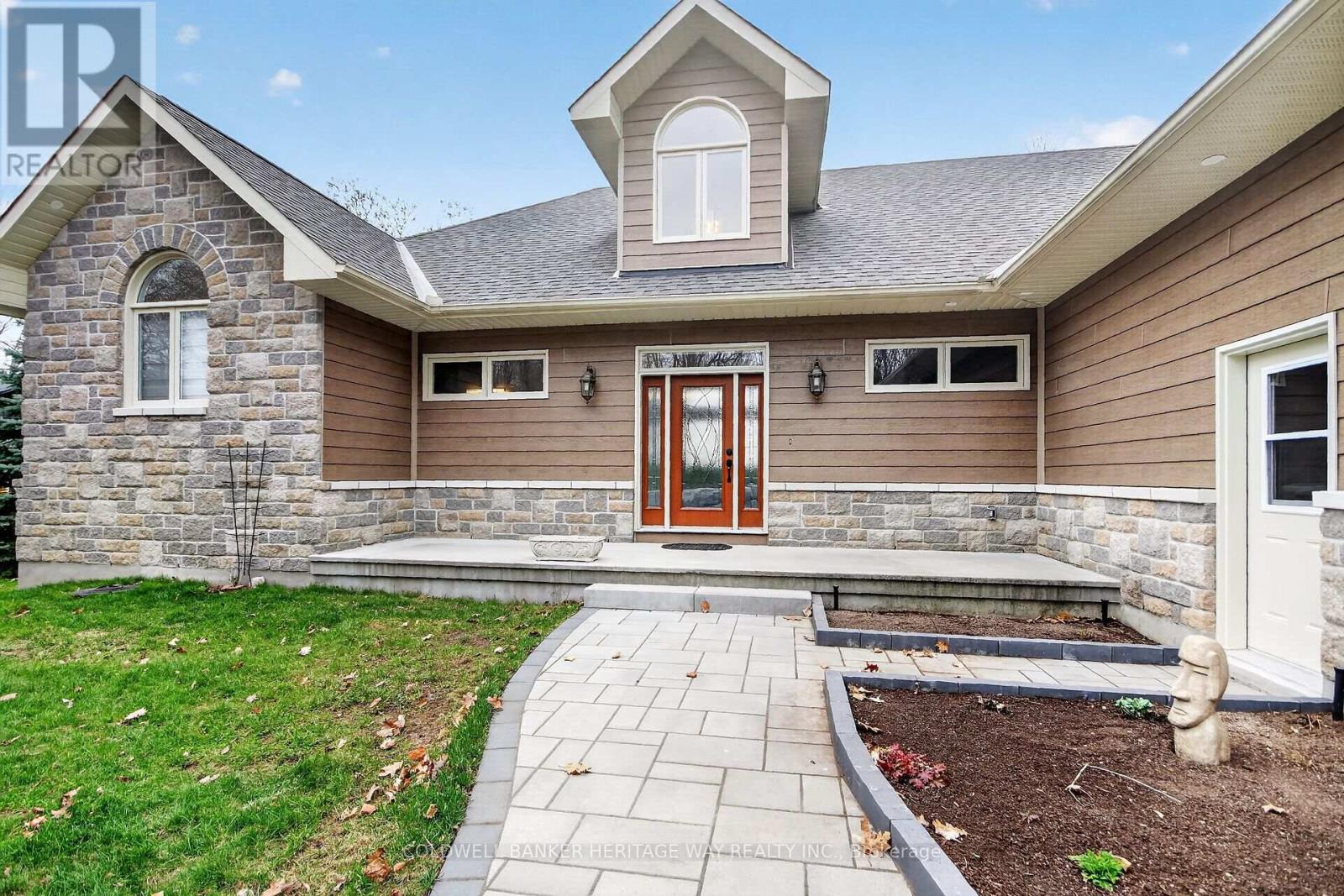102 HERON LANE