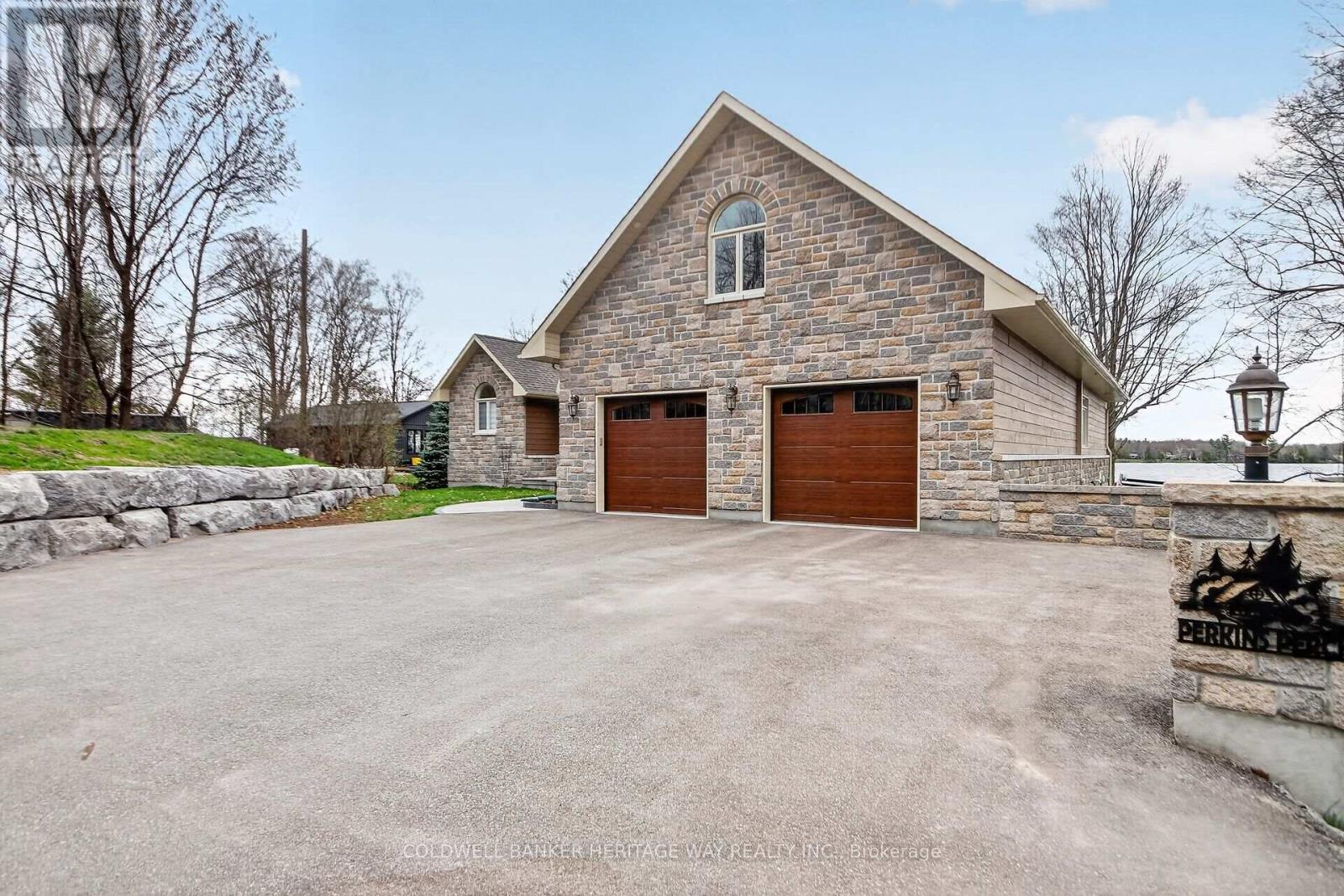 102 HERON LANE