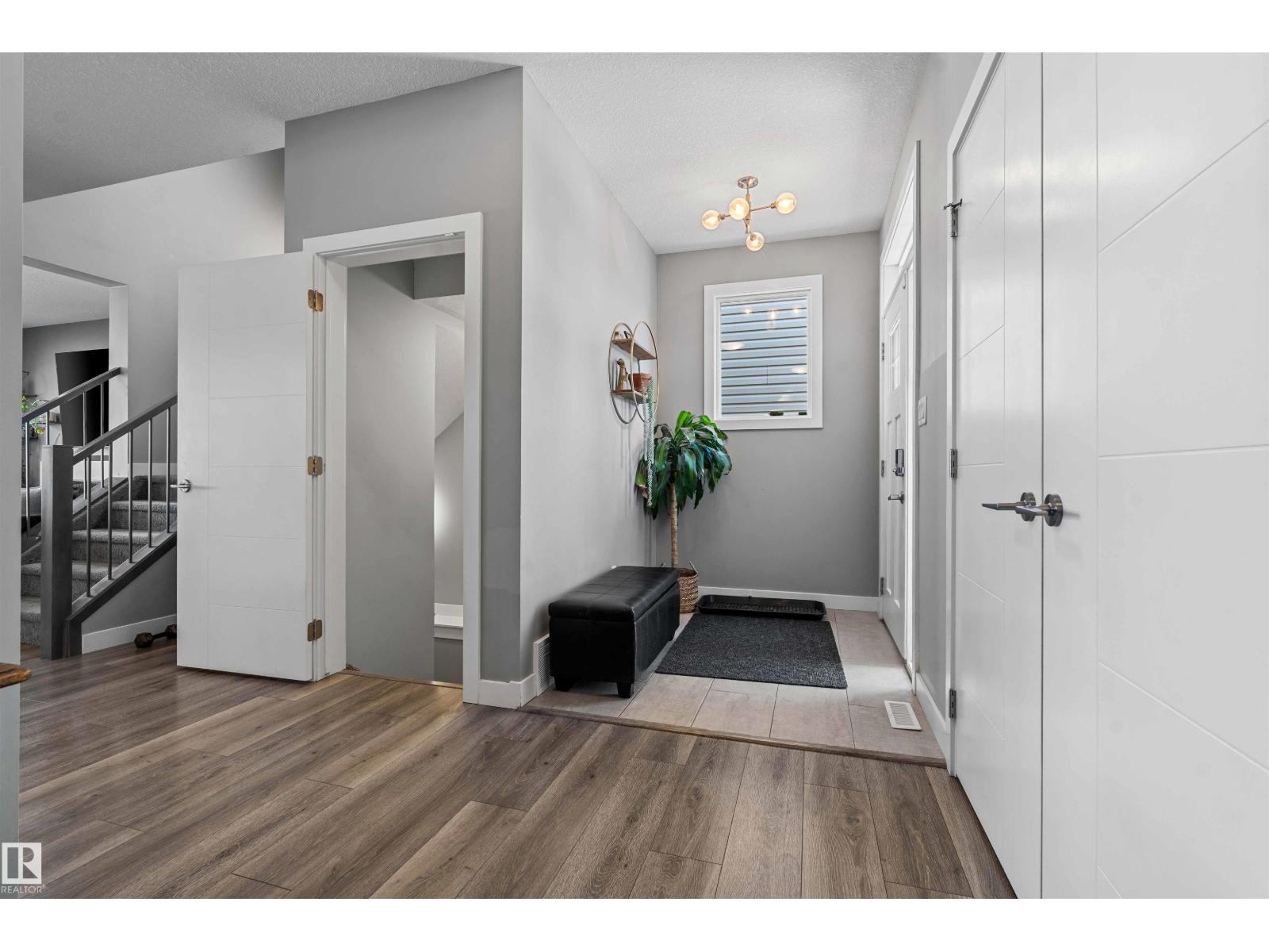 524 MCDONOUGH WY NW