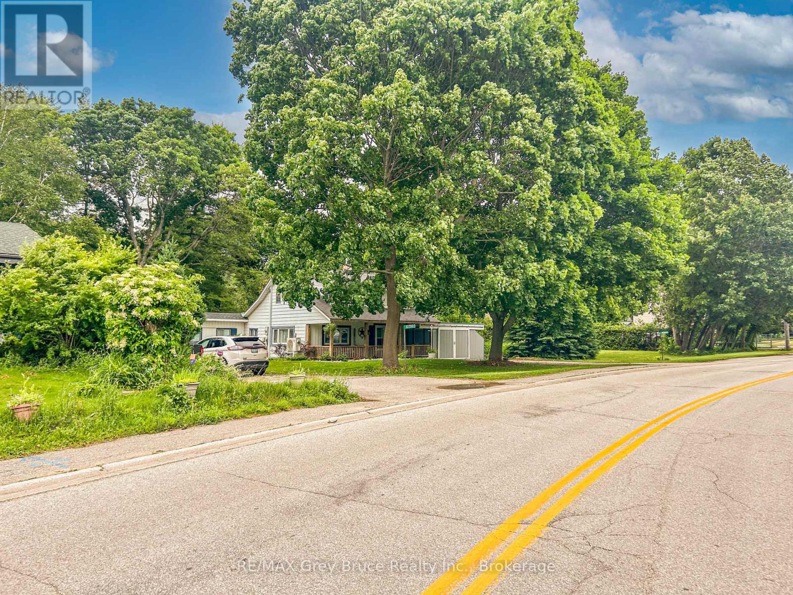 303005 GREY  15 ROAD