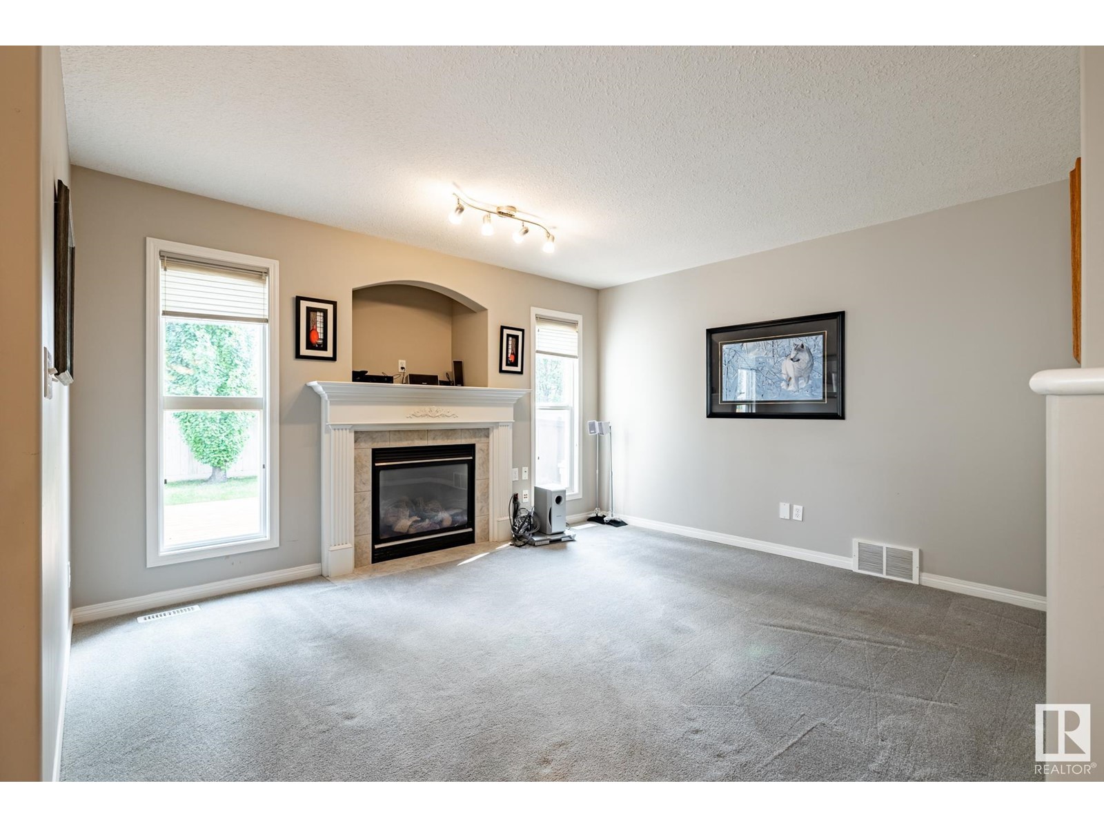 155 REICHERT DR
