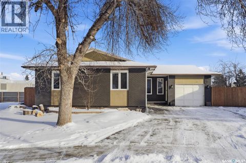 19 Barr PLACE Saskatoon SK S7M4G1