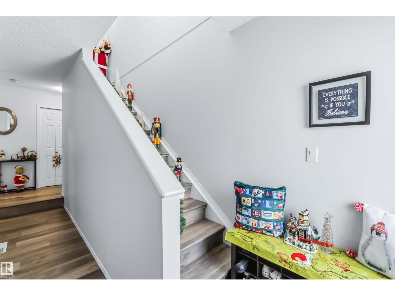 #10 451 HYNDMAN CR NW