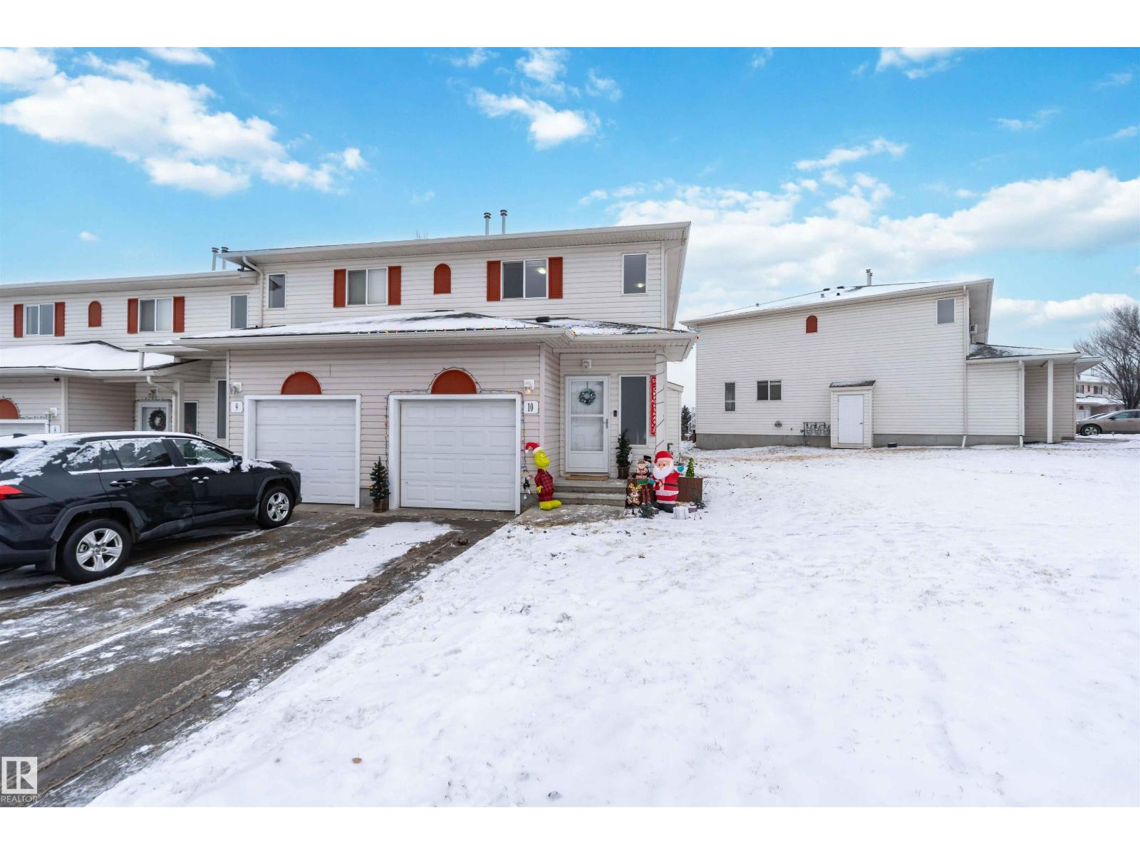 #10 451 HYNDMAN CR NW