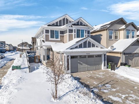 1234 DANIELS CR SW Edmonton AB T6W3V6