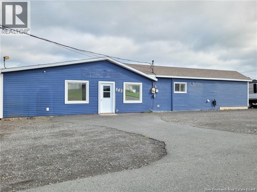 Photo 1 of 25 — 563 Rue Principale, Pointe-Verte, NB E8J3A2