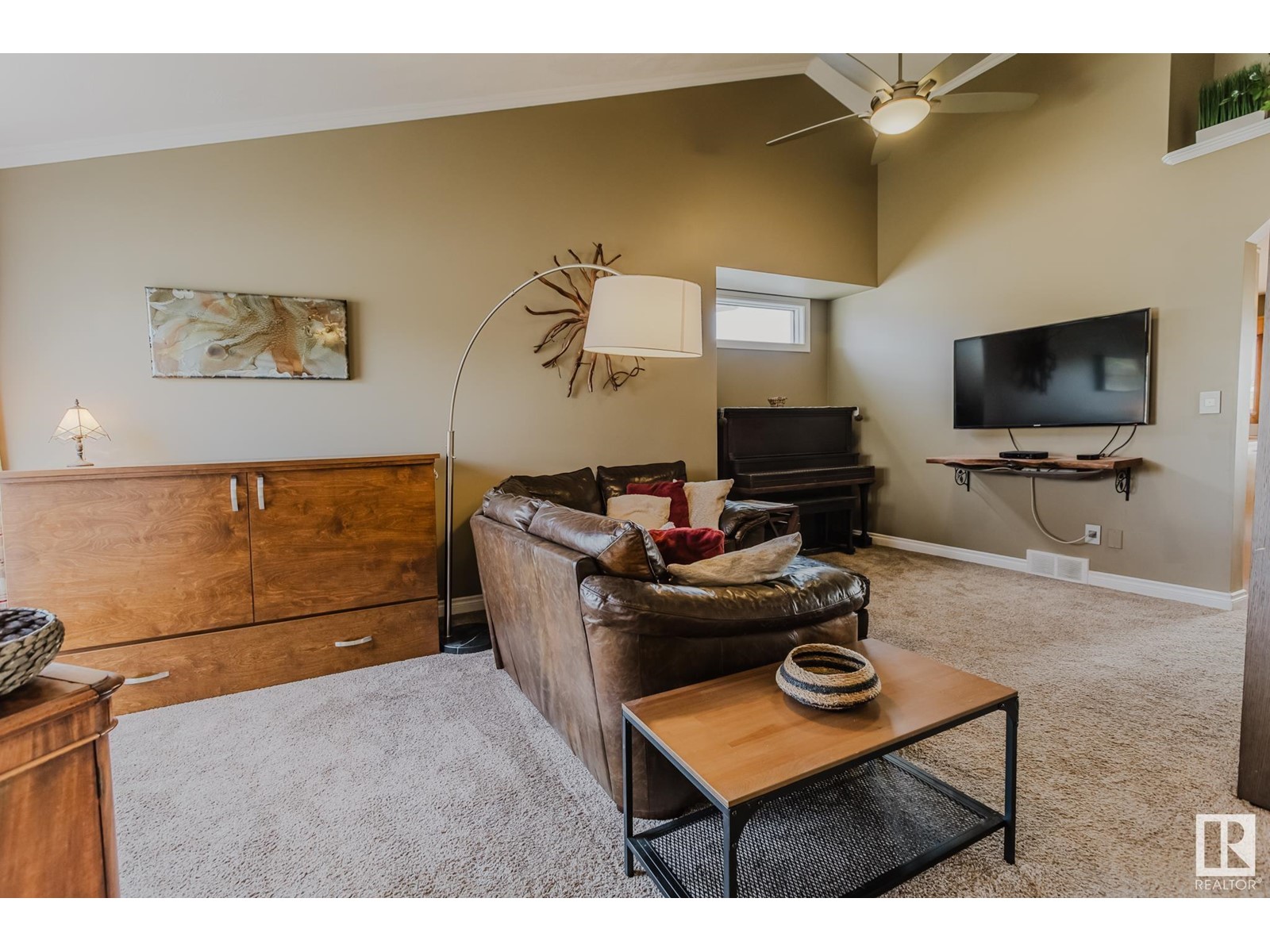 11315 8 AV NW