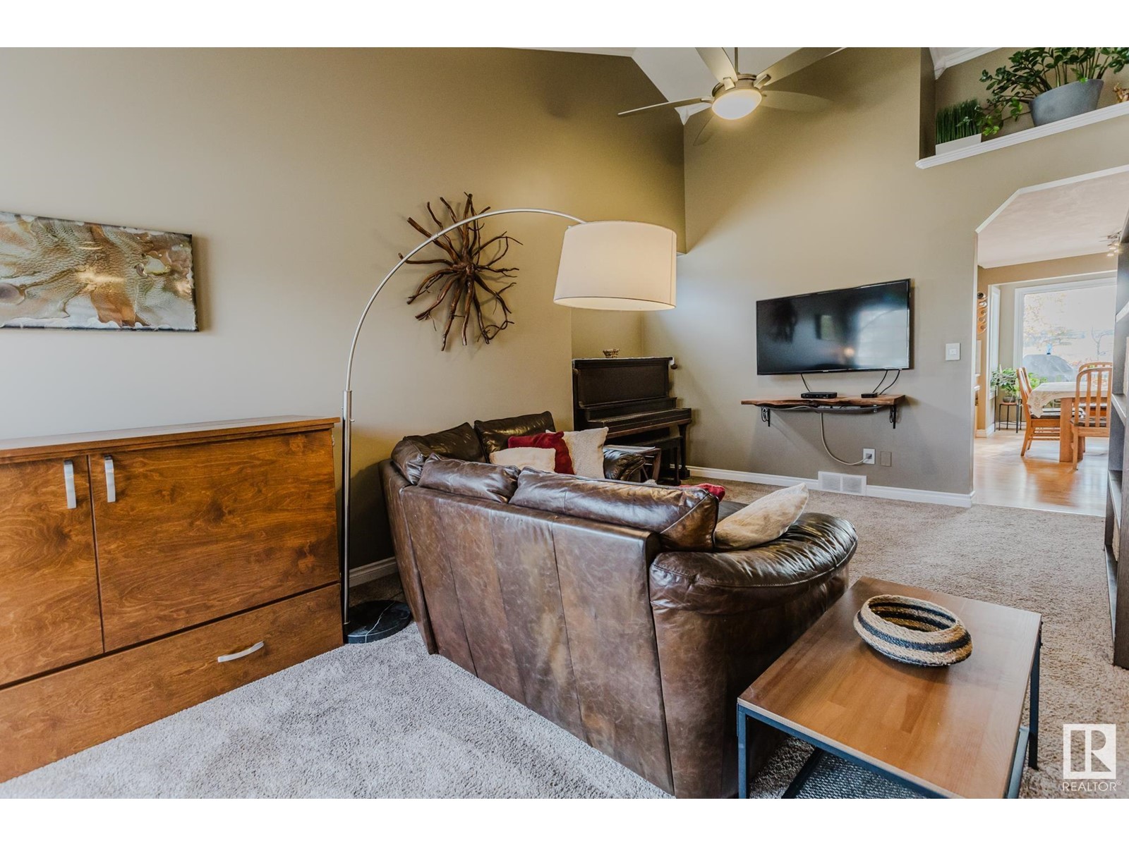 11315 8 AV NW