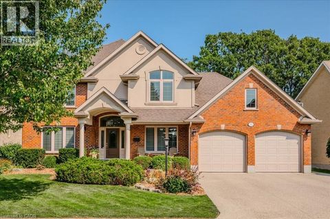 572 FALCONRIDGE Crescent Kitchener ON N2K4J2