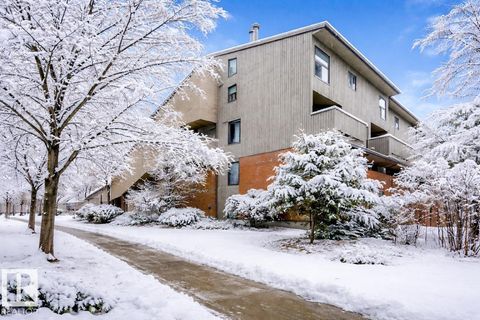 11122 83 AV NW Edmonton AB T6G0V1