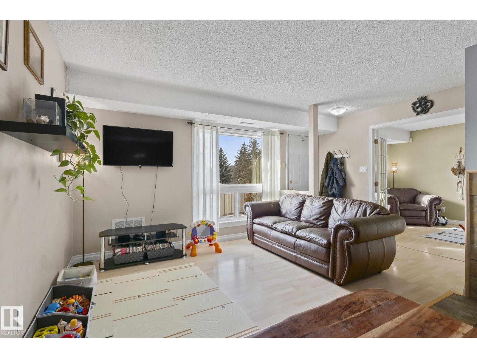 1925 SADDLEBACK RD NW