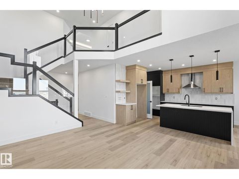 8512 181 AV NW Edmonton AB T5Z0X1