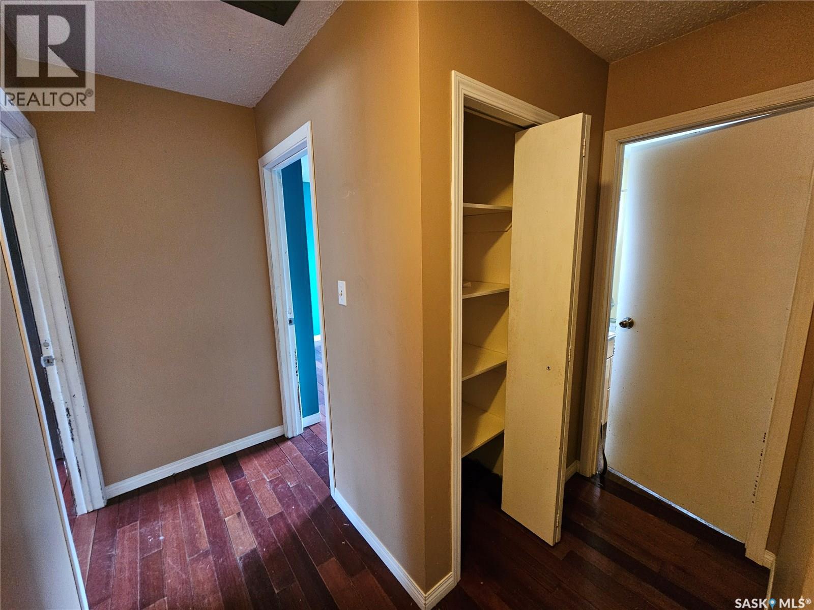 153 4th STREET W